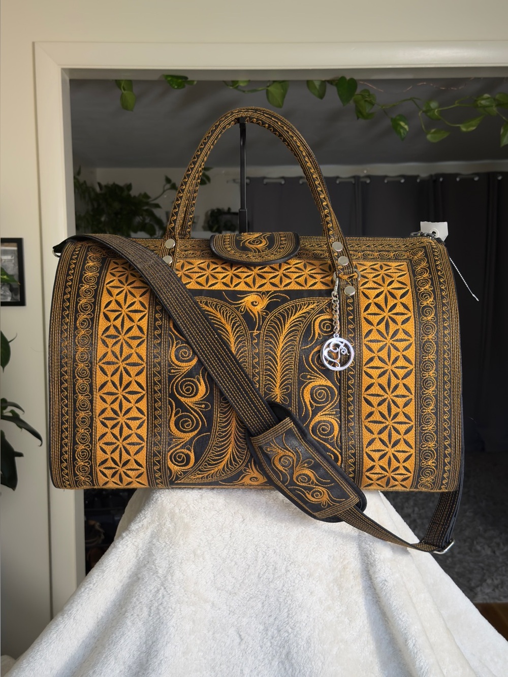 New BANDA BAGS Kayu Weekender Bag Embroidered Large Duffle Carry On Travel NWOT